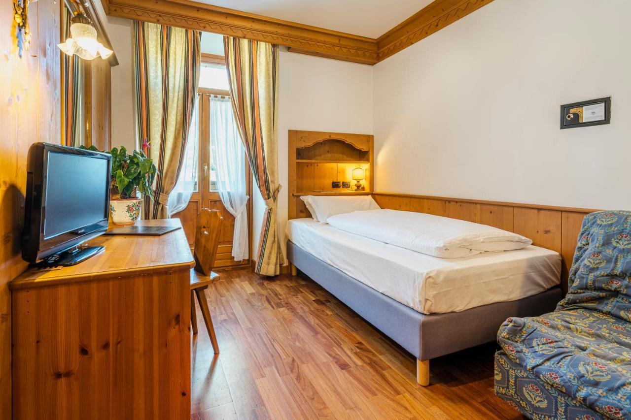 Franceschi Park Hotel Cortina dʼAmpezzo Exteriör bild