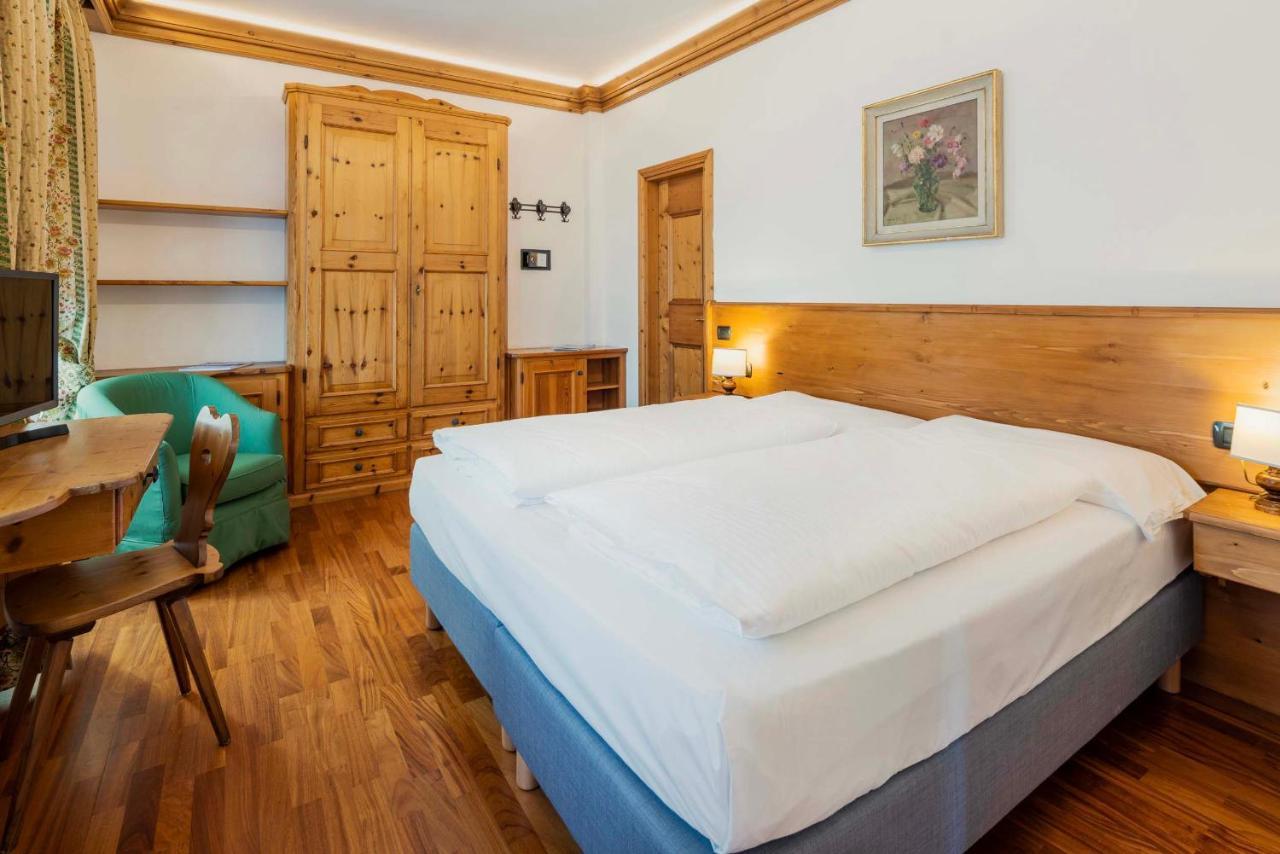 Franceschi Park Hotel Cortina dʼAmpezzo Exteriör bild