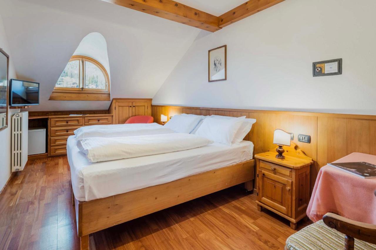 Franceschi Park Hotel Cortina dʼAmpezzo Exteriör bild