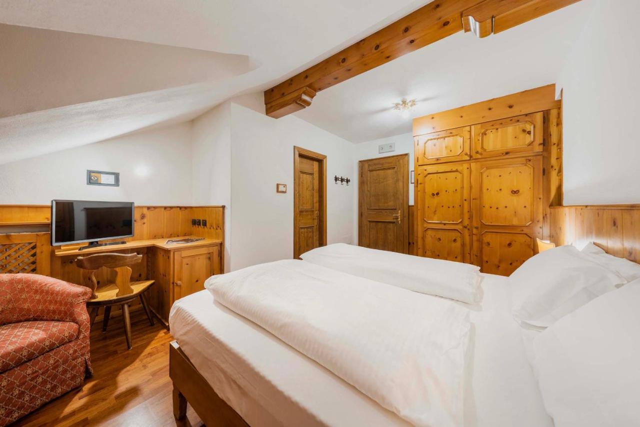 Franceschi Park Hotel Cortina dʼAmpezzo Exteriör bild